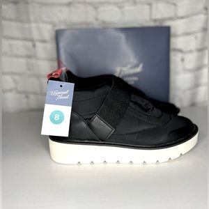 Universal Thread boots